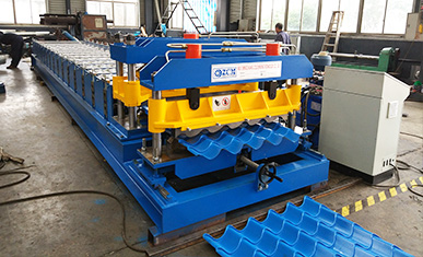 琉璃瓦壓型機(jī)